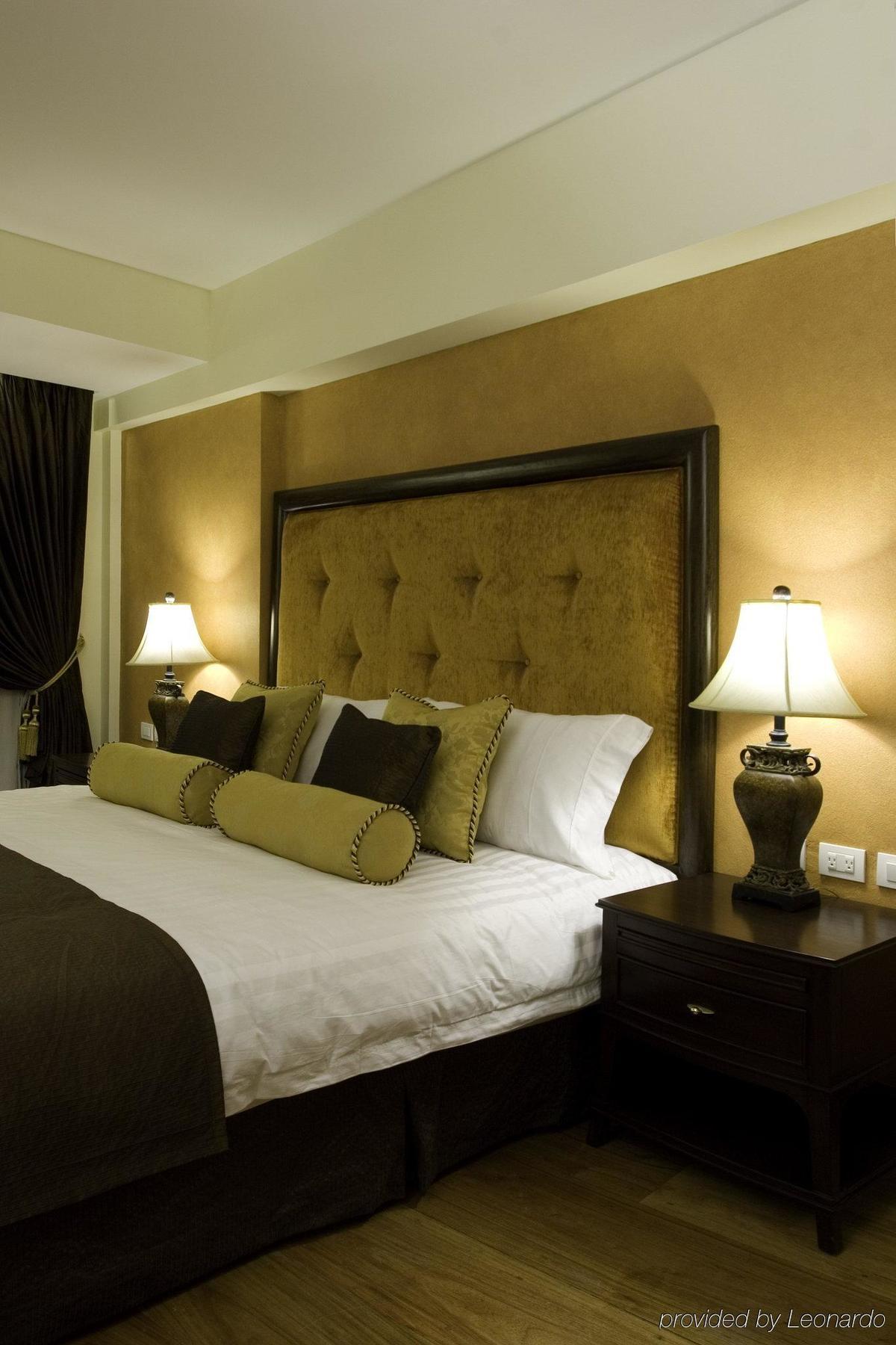 Hotel Celeste Makati Макати Экстерьер фото