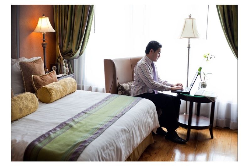 Hotel Celeste Makati Макати Экстерьер фото