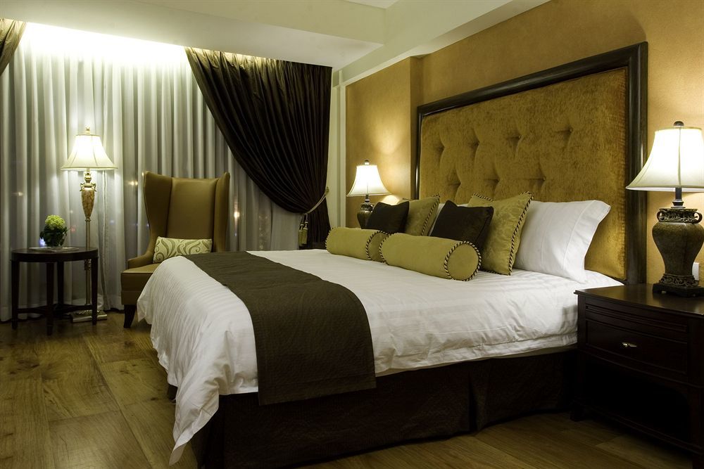 Hotel Celeste Makati Макати Экстерьер фото