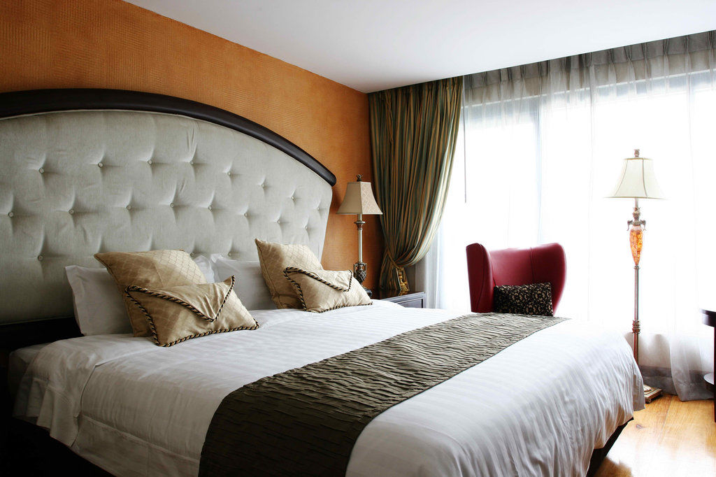 Hotel Celeste Makati Макати Экстерьер фото