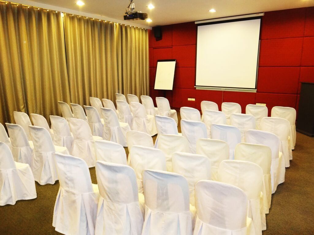 Hotel Celeste Makati Макати Экстерьер фото