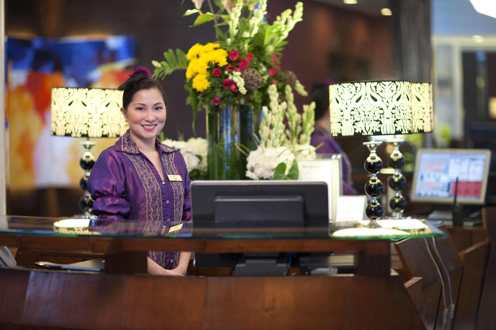 Hotel Celeste Makati Макати Экстерьер фото